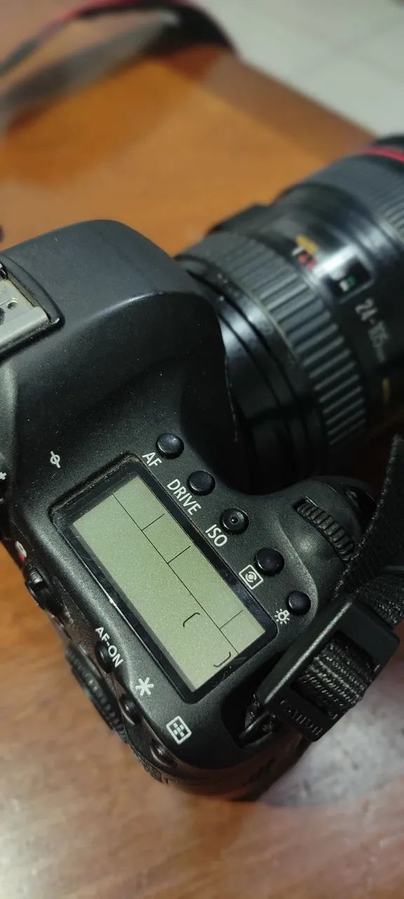 Câmera Canon 6D com lente 24-105mm f/4 - Foto 3