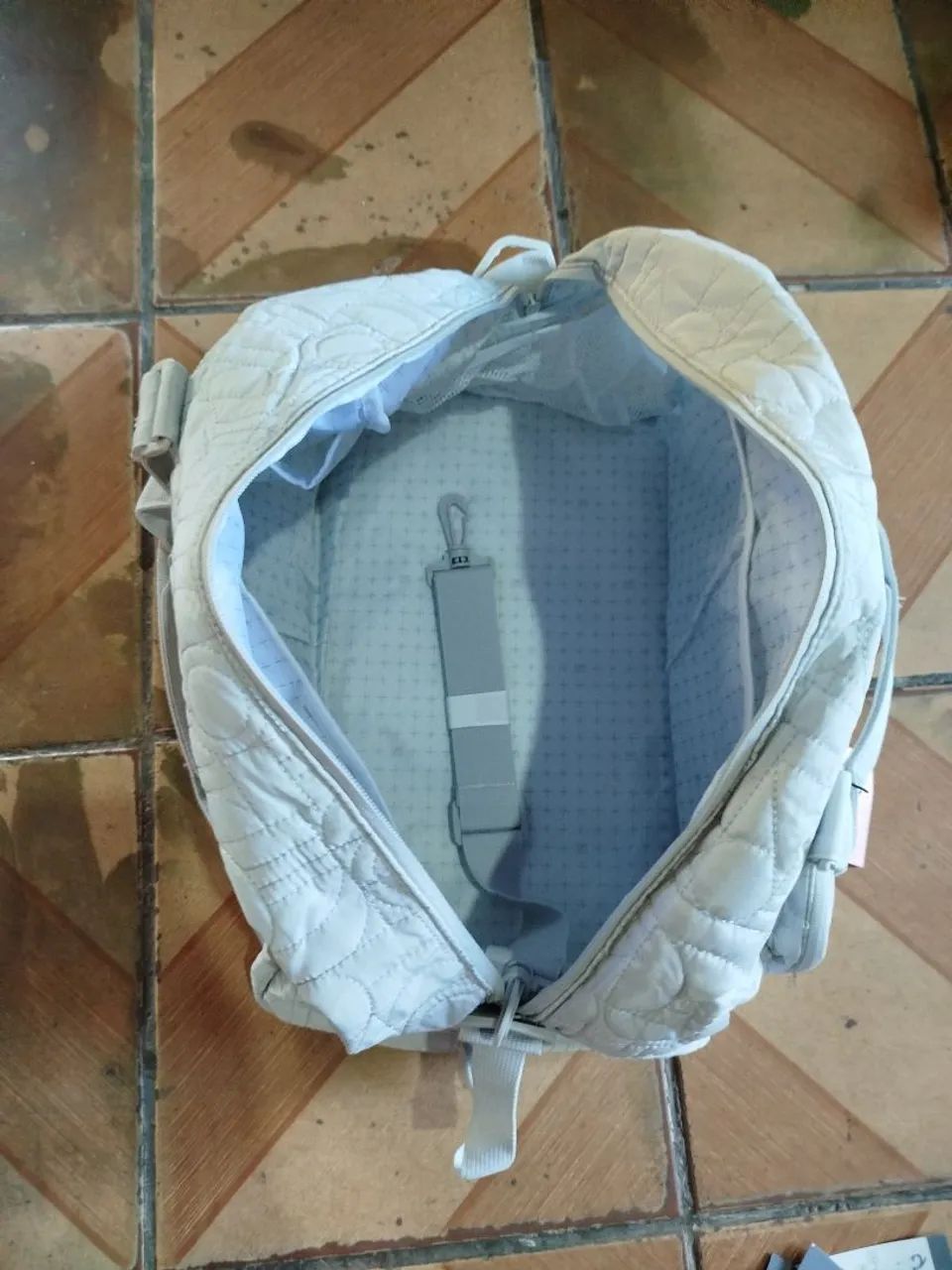 Mochila maternidade cinza - Foto 5
