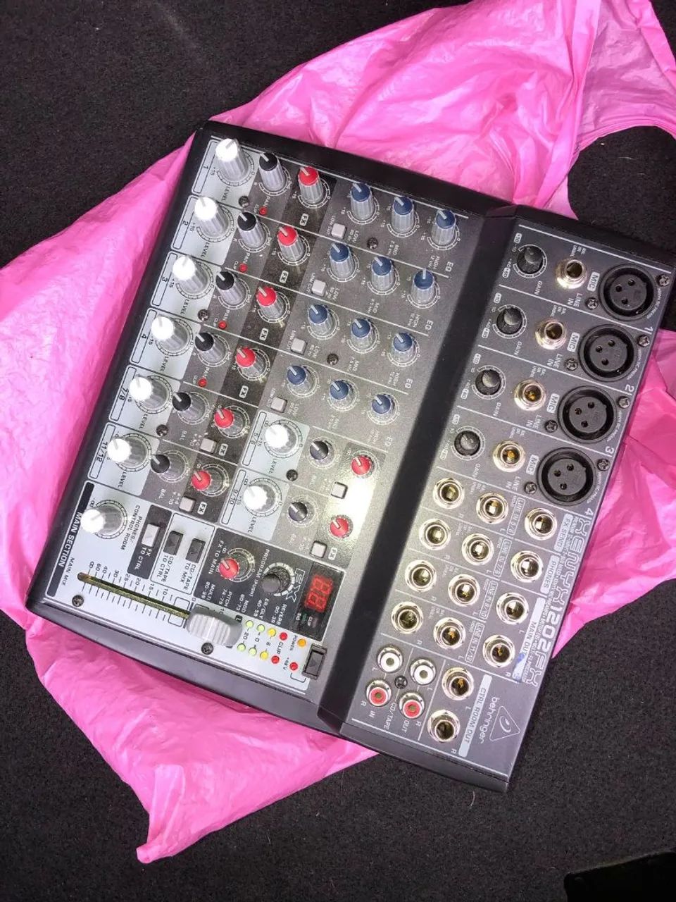 Mesa de Som Behringer Xenyx 1202FX