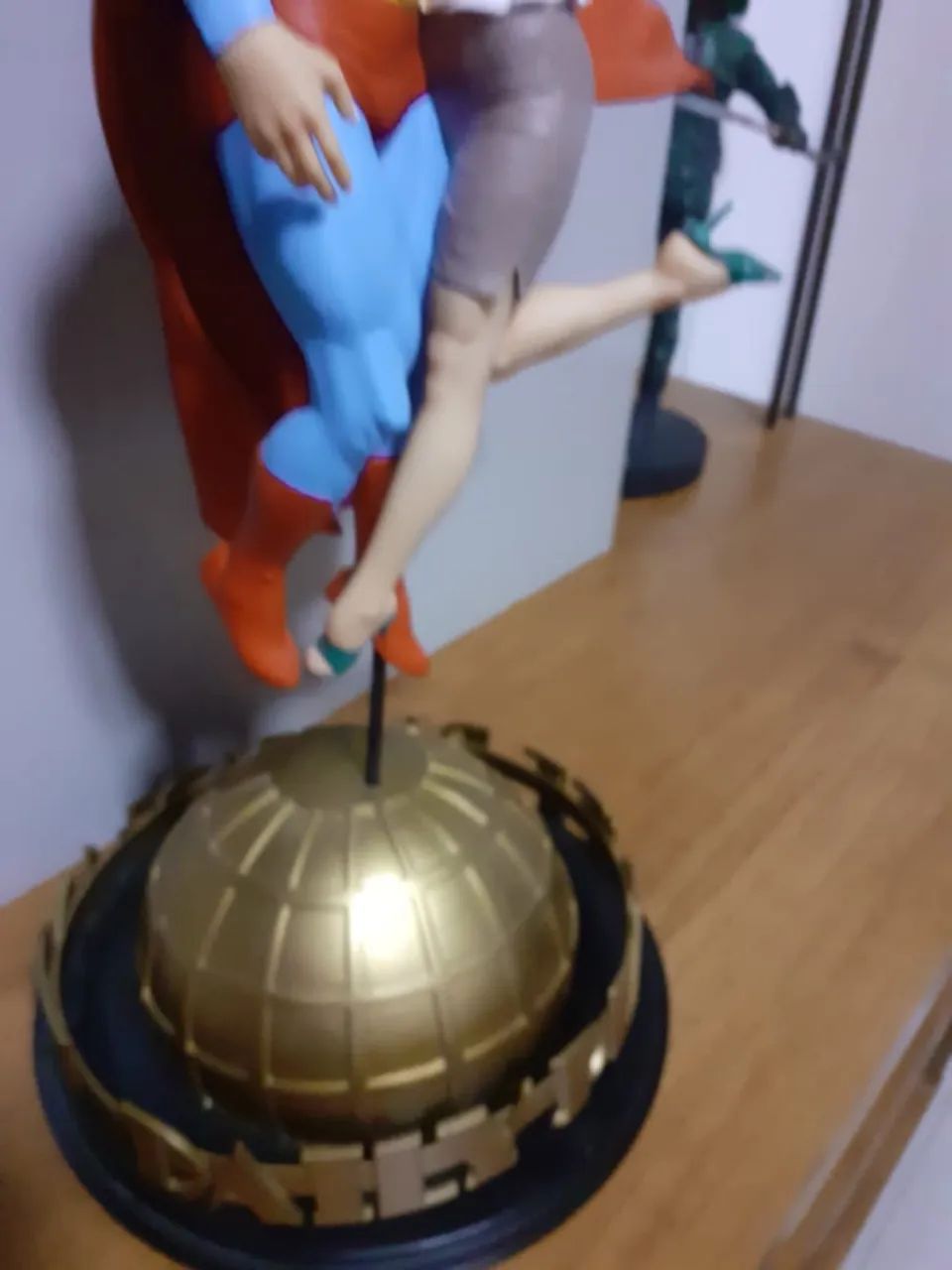 estatueta da lois e superman Gary Frank - Foto 3