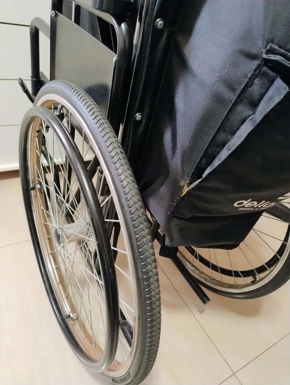 Cadeira De Rodas Dobrável Para Obeso 180 Kg D500 Dellamed. 62 cm assento. - Foto 4