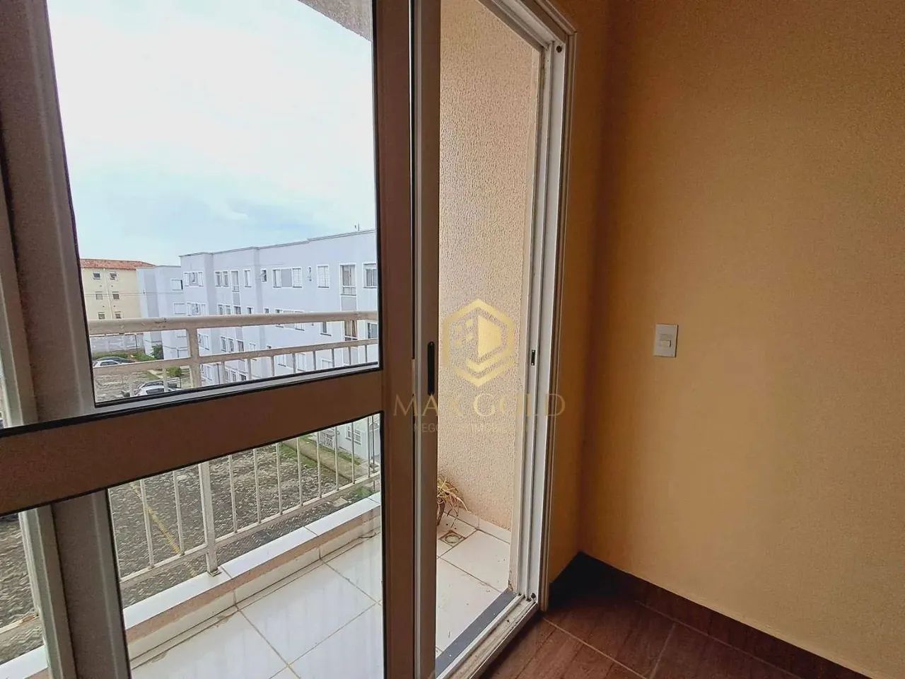 Apartamento com 2 dormitórios para alugar, 57 m² por R$ 1.200,00/mês - Jardim Jaraguá - Ta - Foto 2