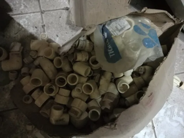 Conecçoes de água quente e esgoto tipo série R e comum