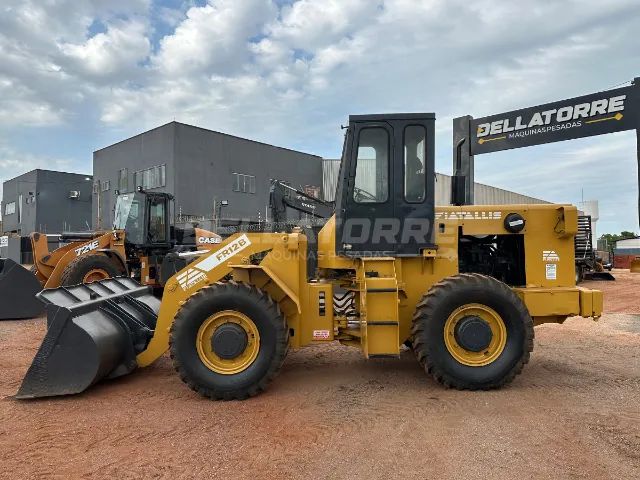 Pá Carregadeira Fiatallis FR12 1996 com Ar Condicionado - Revisada e Pronta para Trabalhar - Foto 2