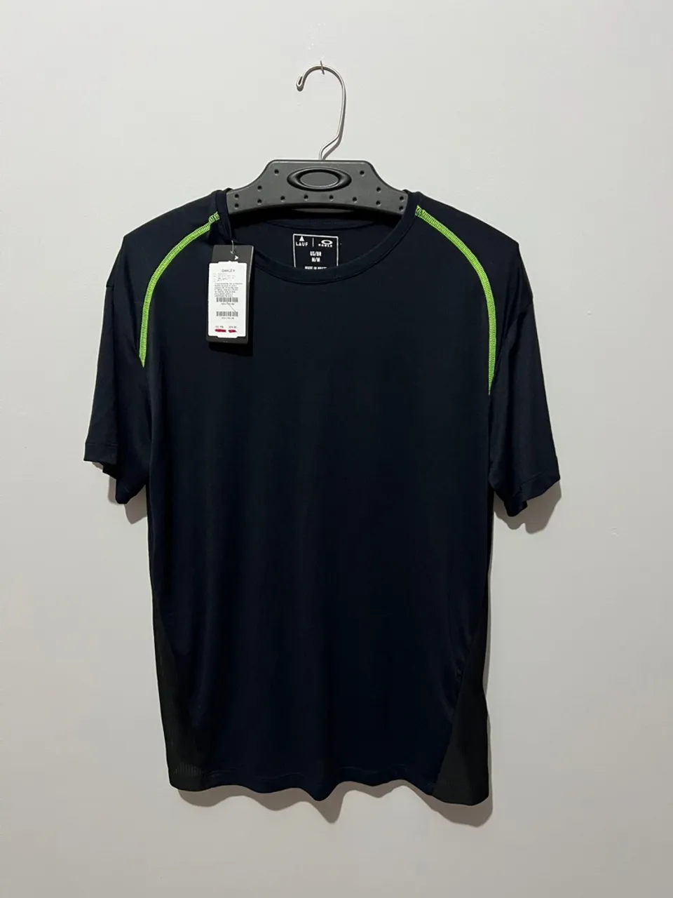 Camiseta OakleyxLauf feminina