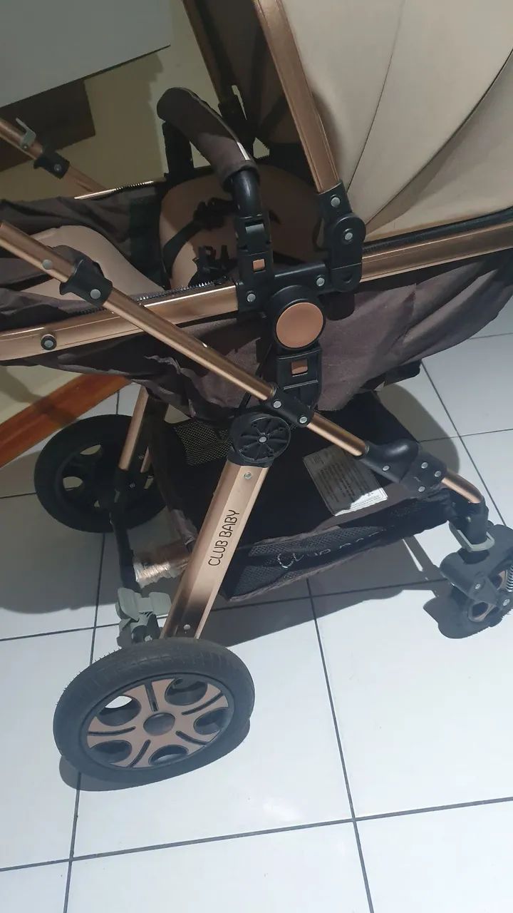 Carrinho de Bebê Luxo - Usado - Foto 5