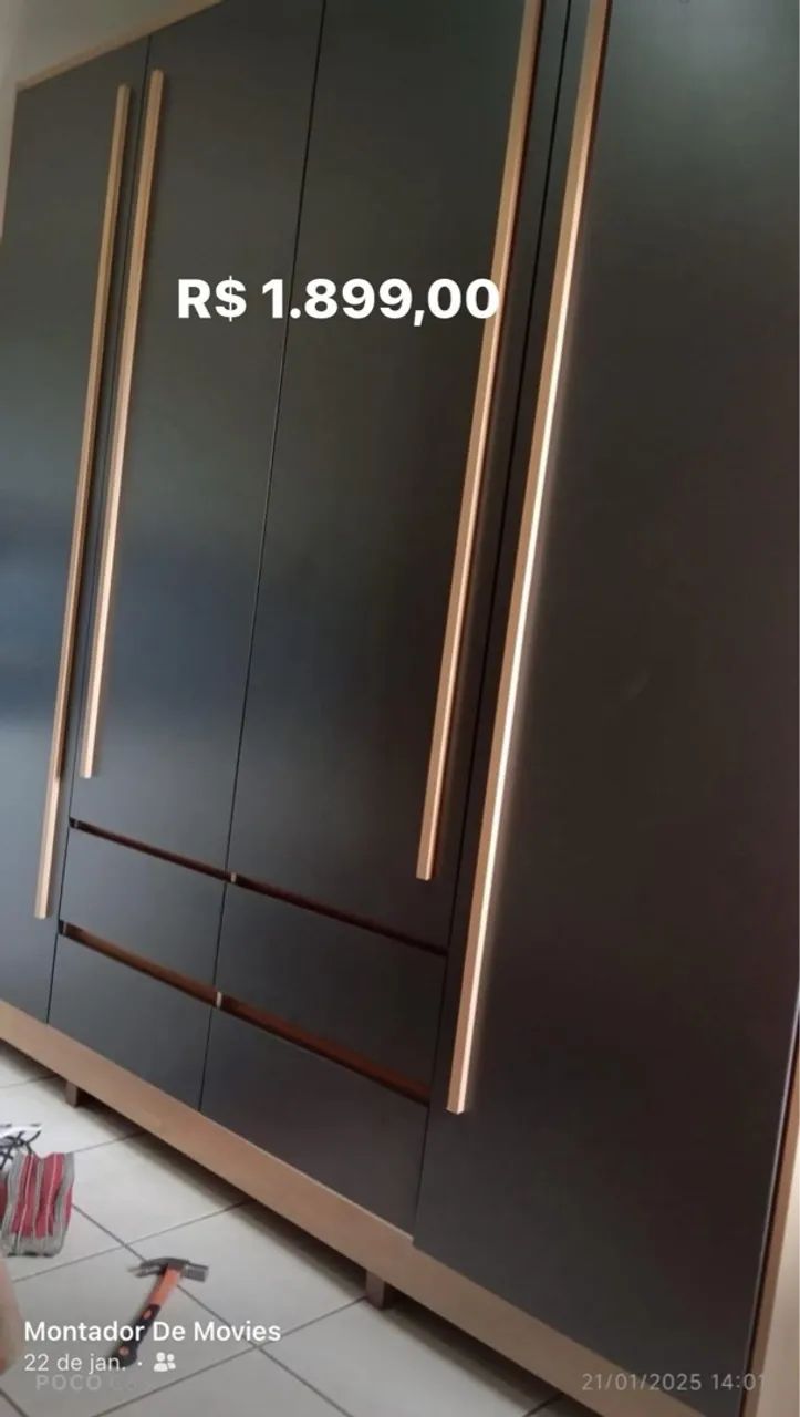 Guarda-Roupa Moderno com Design Elegante
