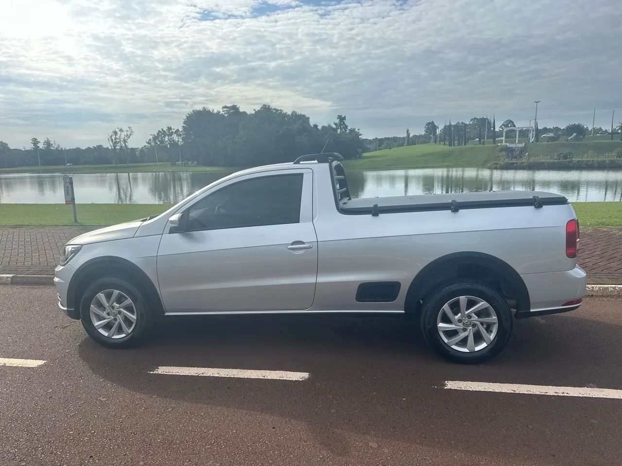 Saveiro 1.6 trendline completa 