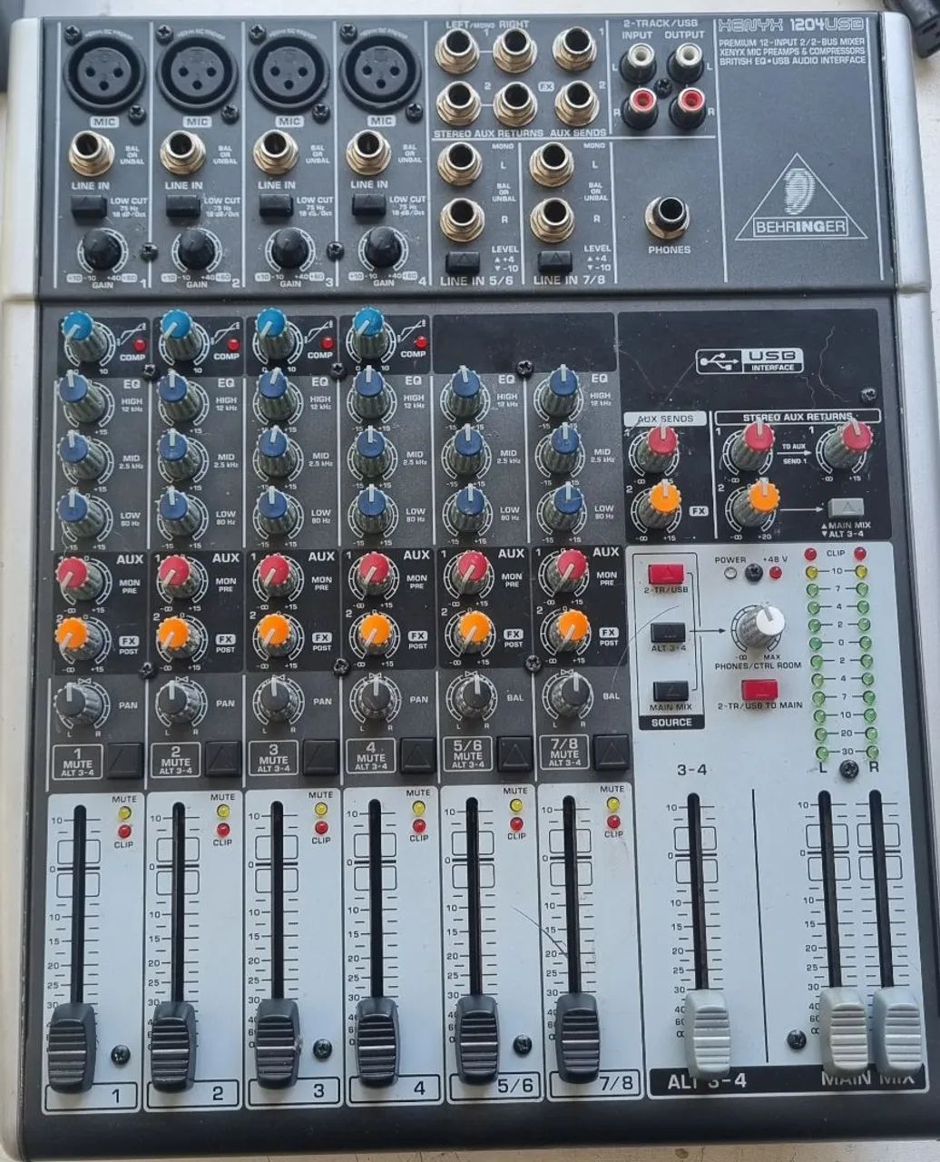 Mesa Behringer 1204 USB  - Foto 4