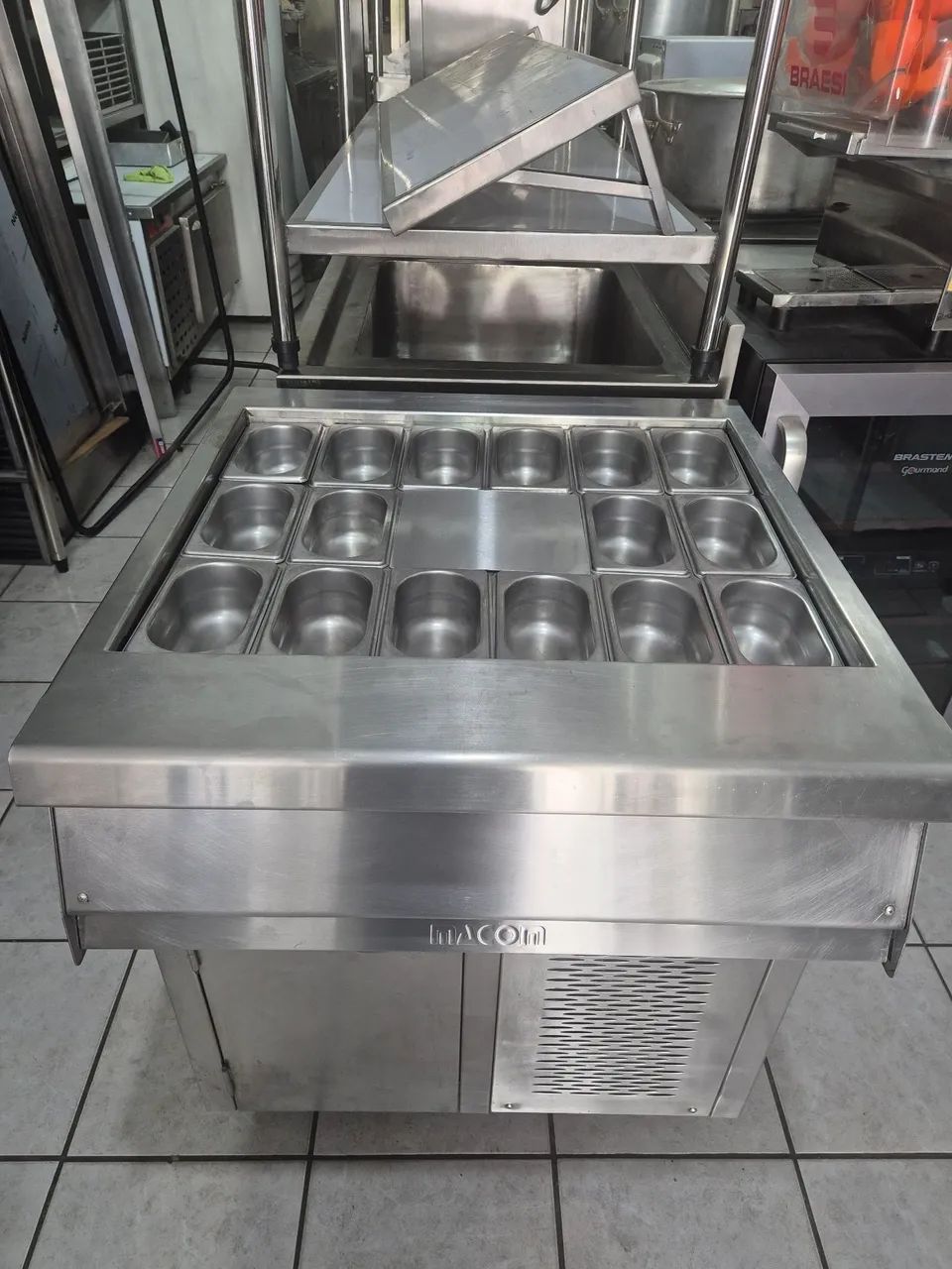PISTA FRIA MACOM COM ARMÁRIO 