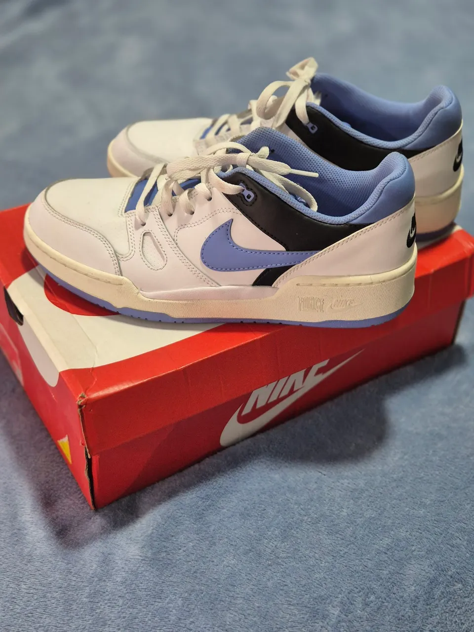 Tênis Nike full force - Branco e Azul
