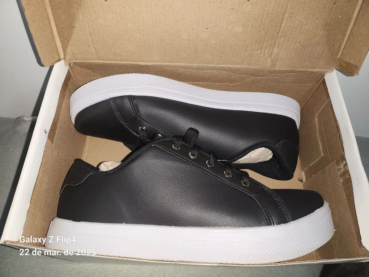 Tênis Feminino preto n° 39