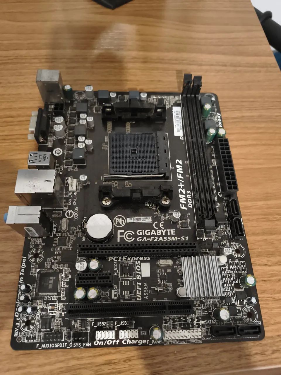 Placa mãe Gigabyte FM2+/FMR