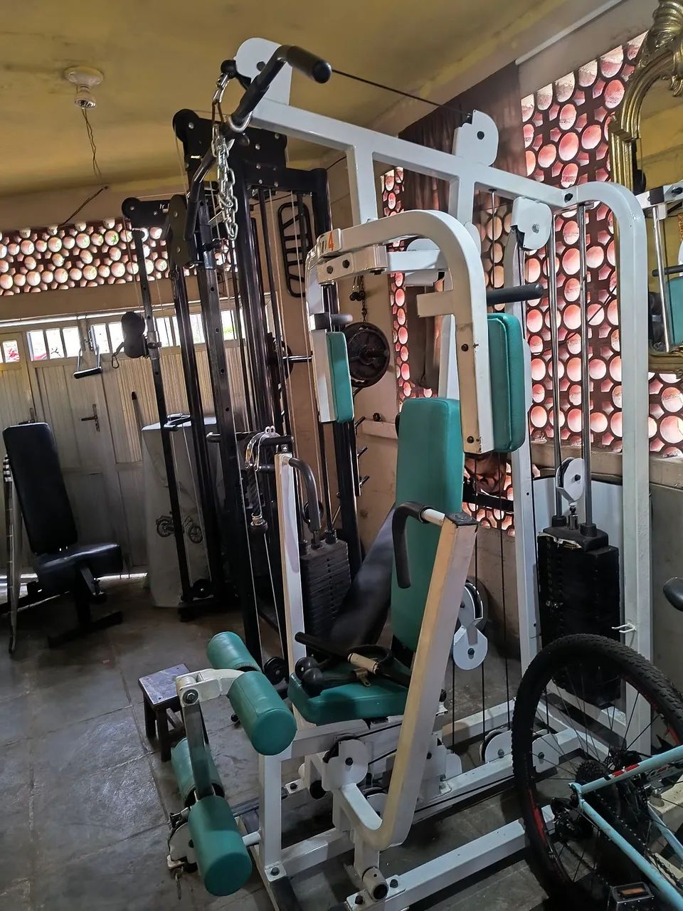 Aparelho de musculação 