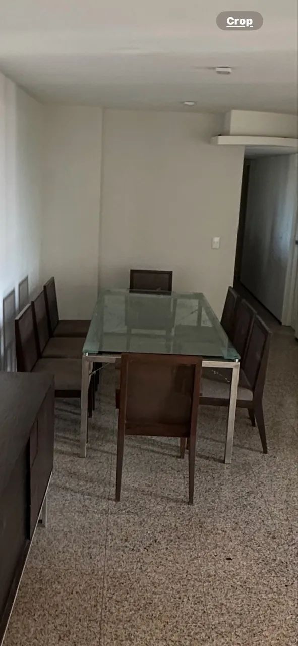 Vendo mesa c 8 cadeiras  - Foto 2
