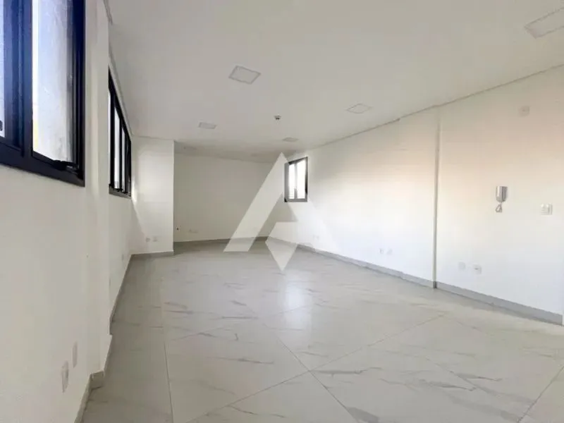 Salas comerciais para locação no Bairro Velha com condição especial!