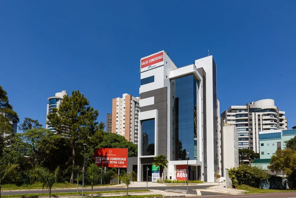 Sala Comercial à Venda no Ecoville, Curitiba-PR: 2 Vagas de Garagem, 42,44 m. Confira