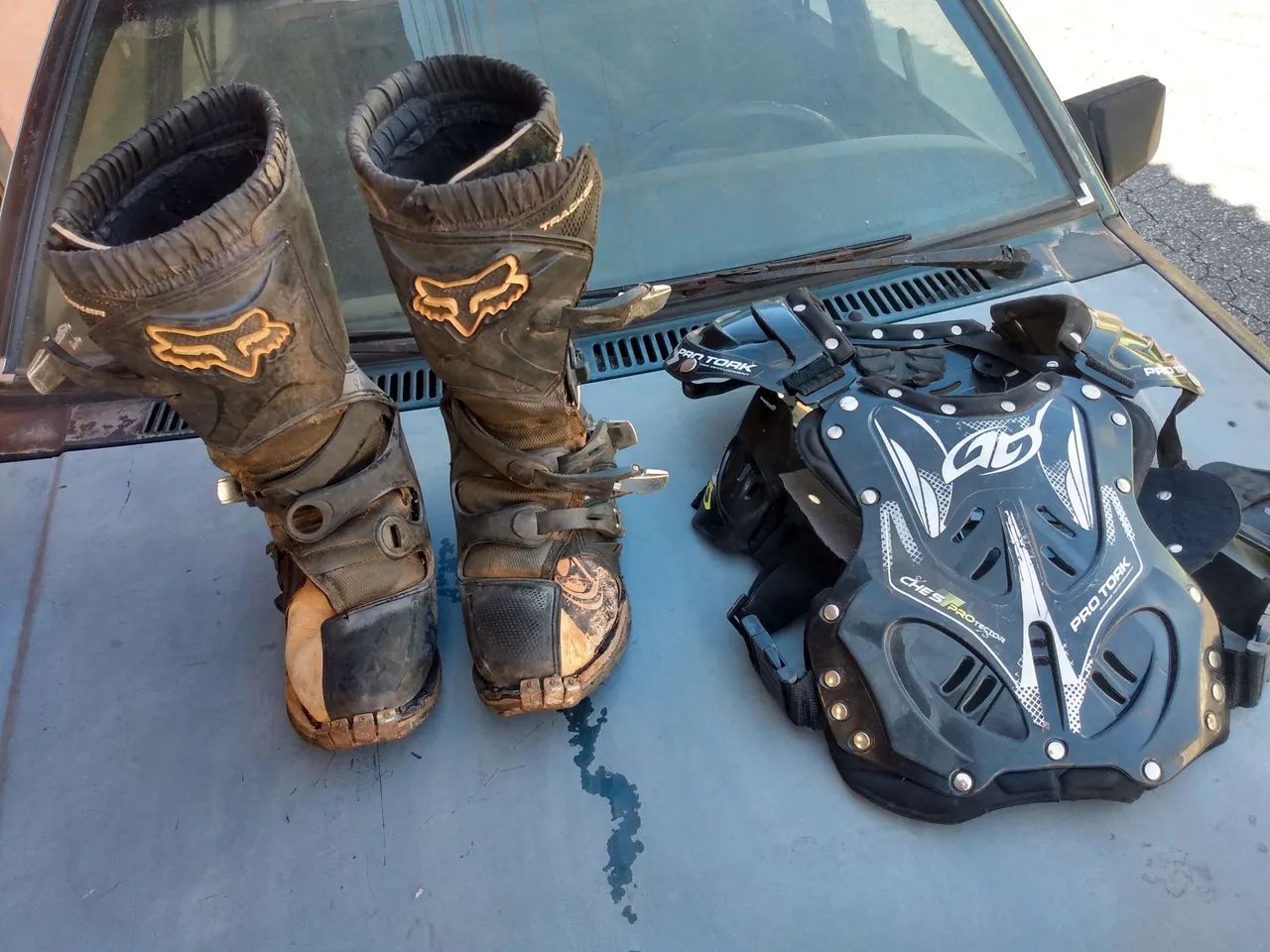 Bota de proteção moto Cross,usada como nas fotos