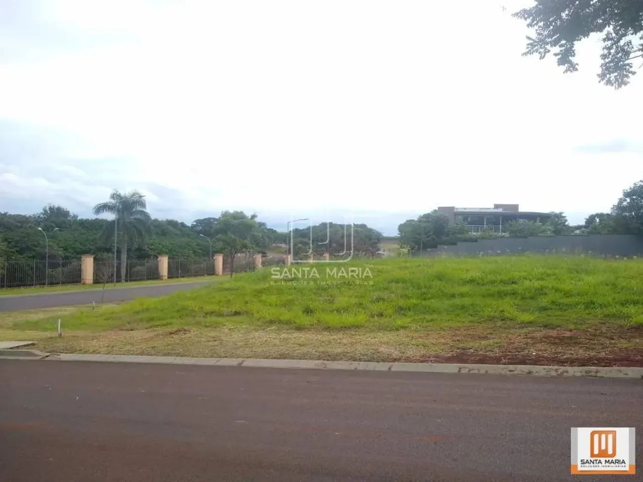 Terreno (terreno em condominio fechado) , portaria 24hs, espaço gourmet, salão de festa, e