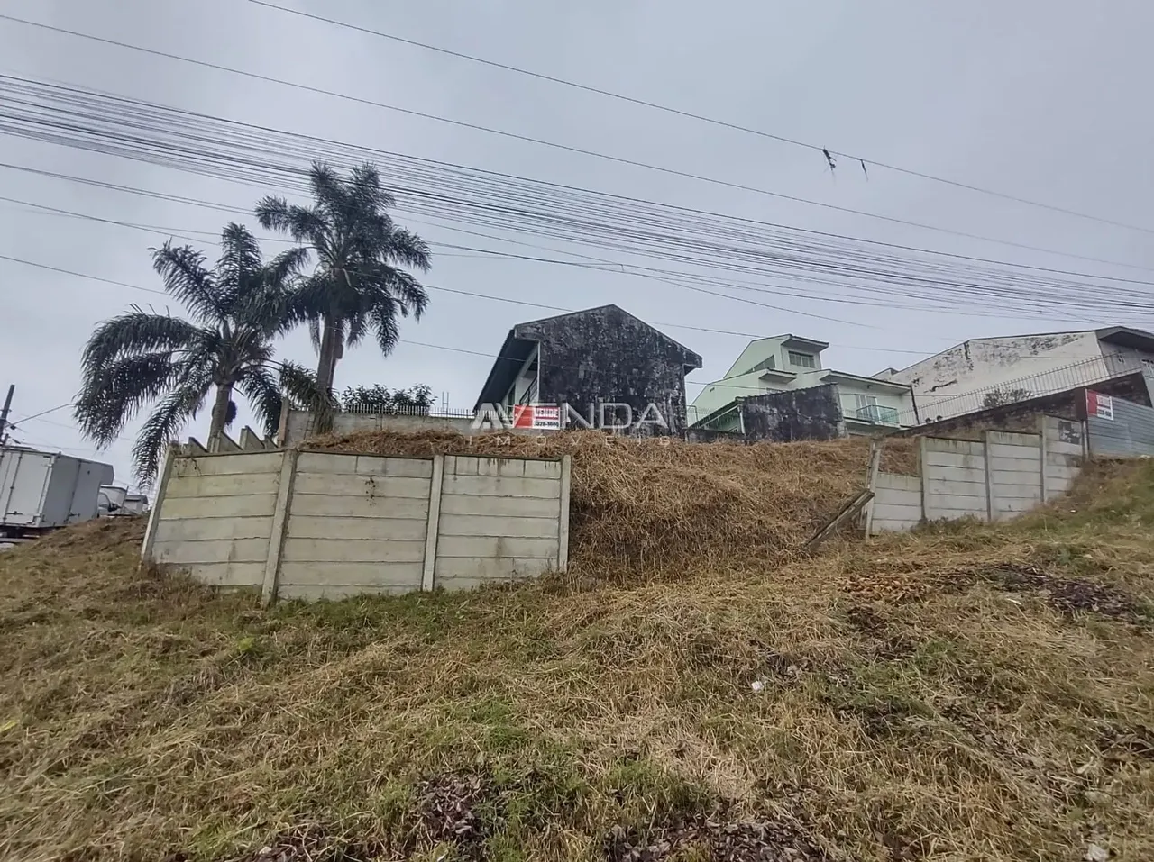 Terreno de esquina no Bairro Alto