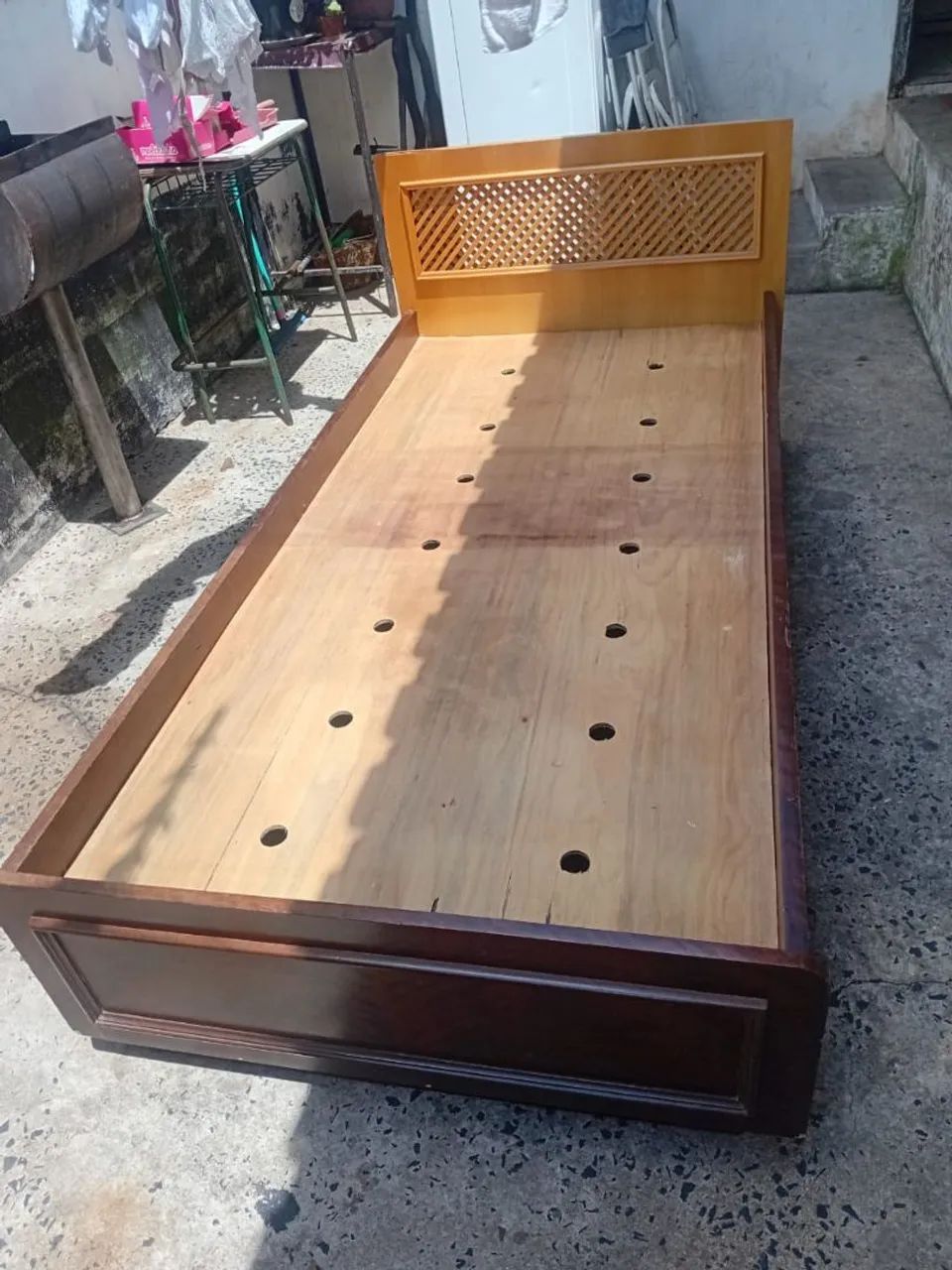 Cama de madeira com gavetas - Foto 3