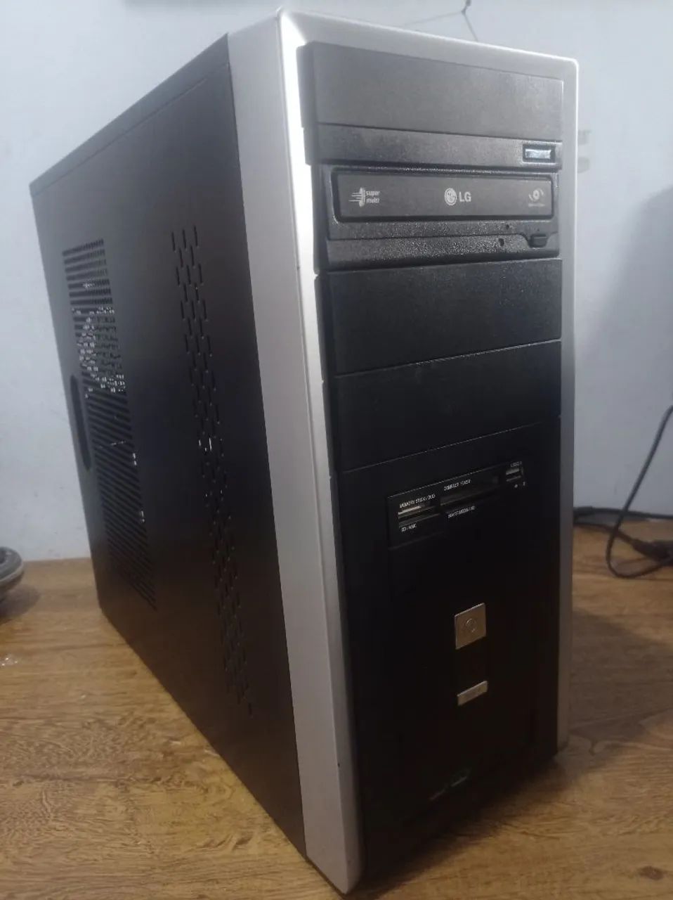 Gabinete Core i5 com 8GB 