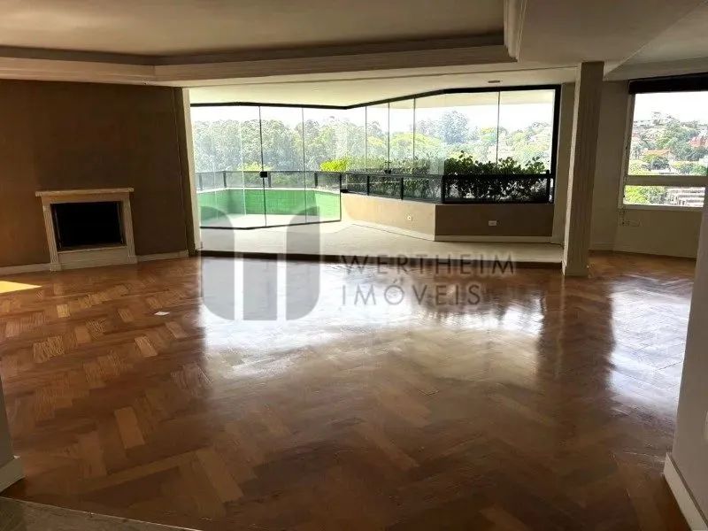 Apartamento de 370m² ensolarado no Real Parque!