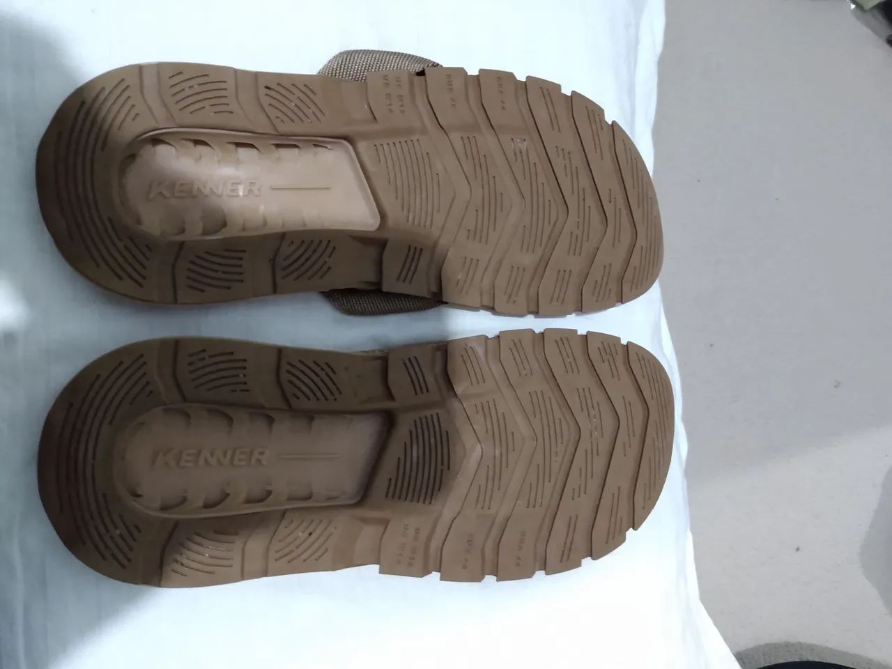 Chinelo Kenner Bege - Foto 3