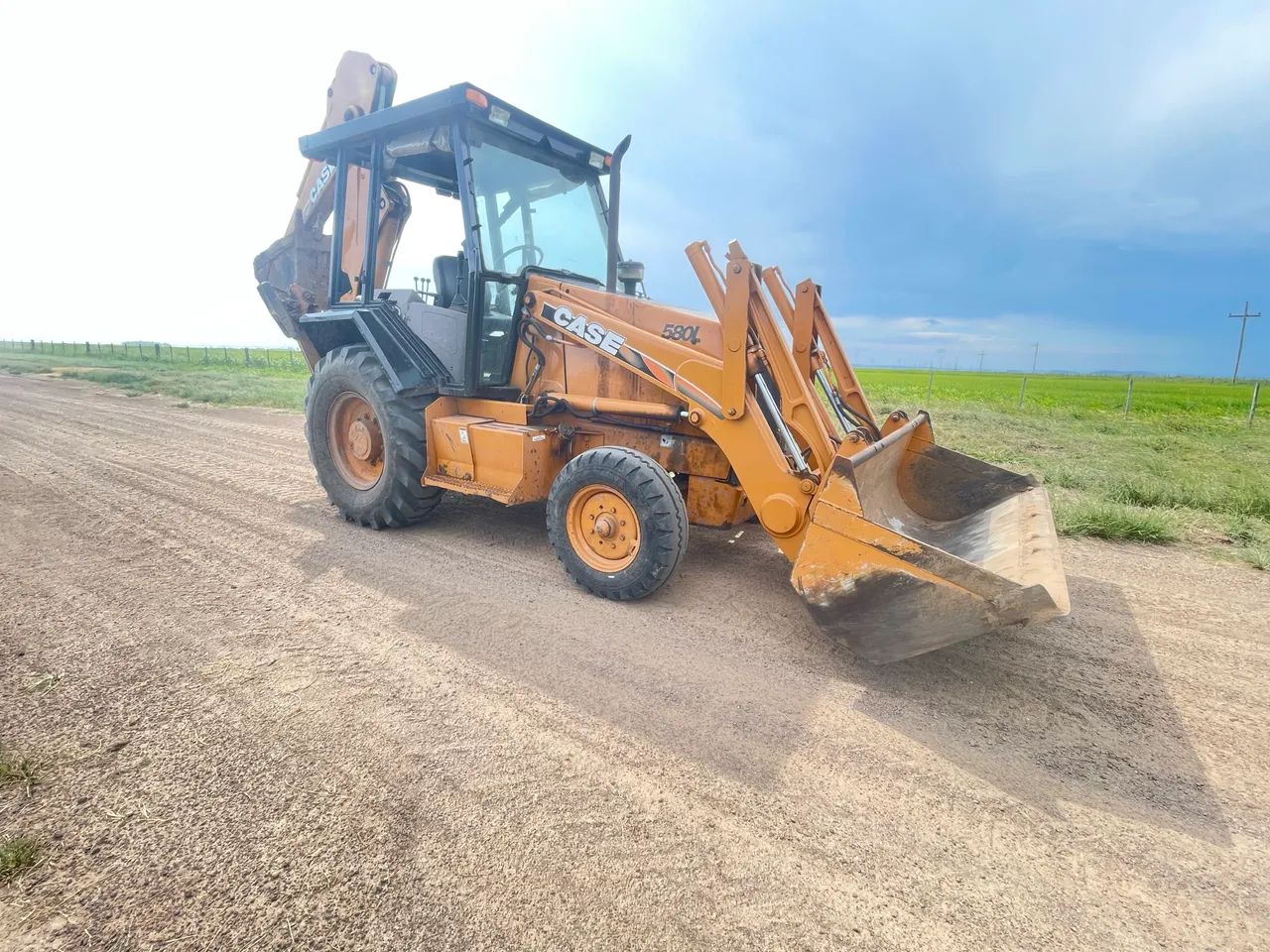 Retroescavadeira Case 580 L