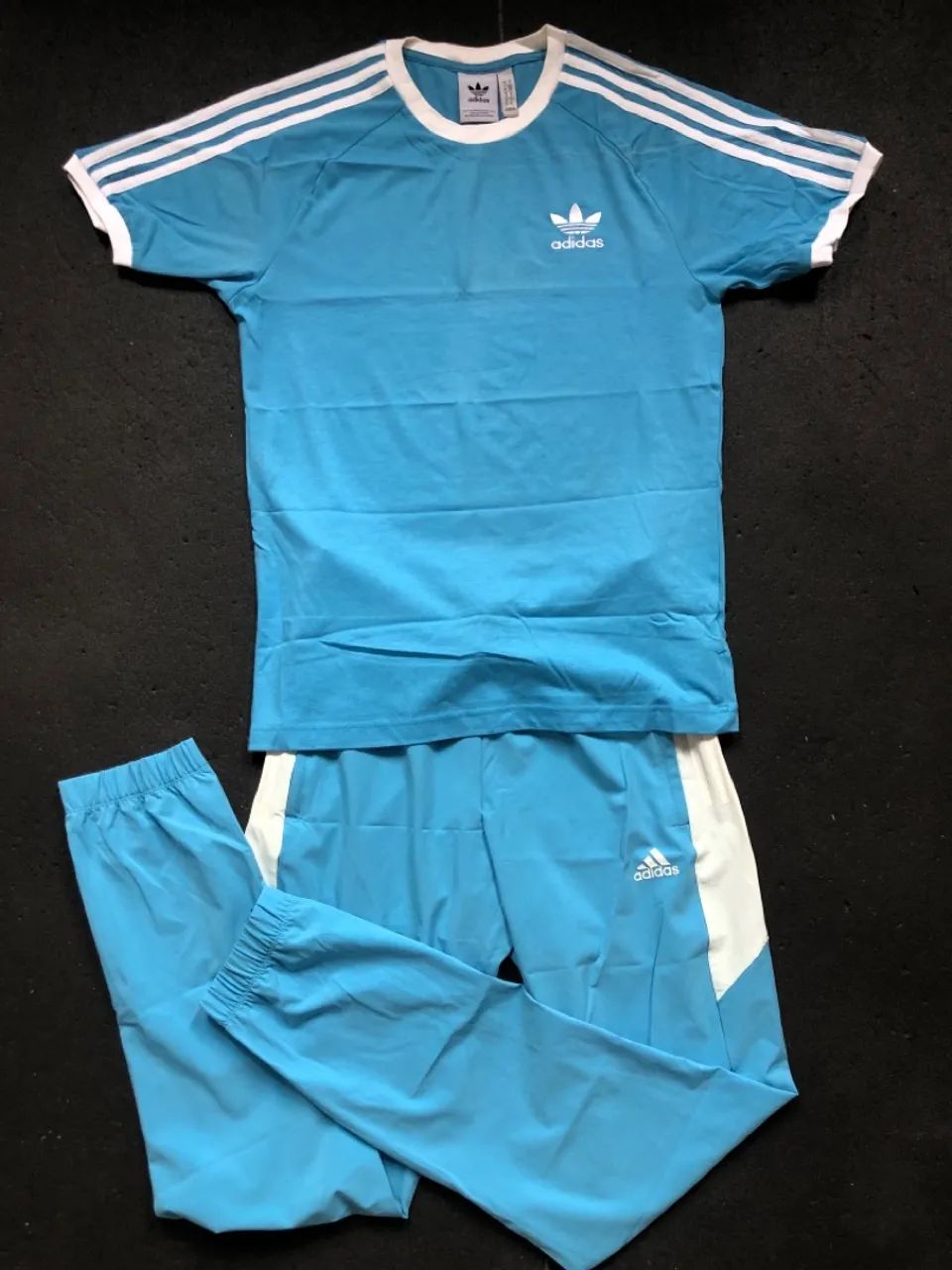 Conjunto original Adidas Azul, calça jogger e camiseta originals