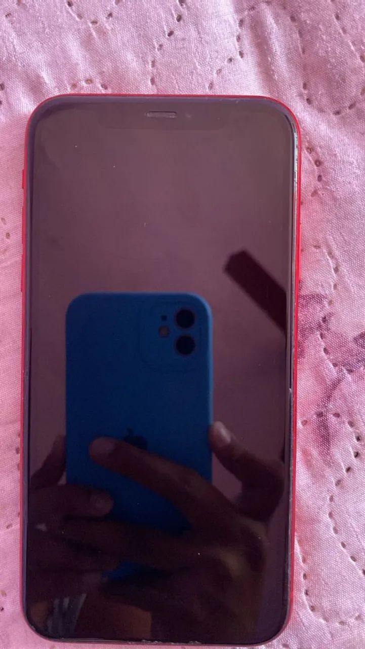 IPhone 11 funcionando em perfeito estado,não acompanha carregador, saúde bateria em 77  - Foto 2