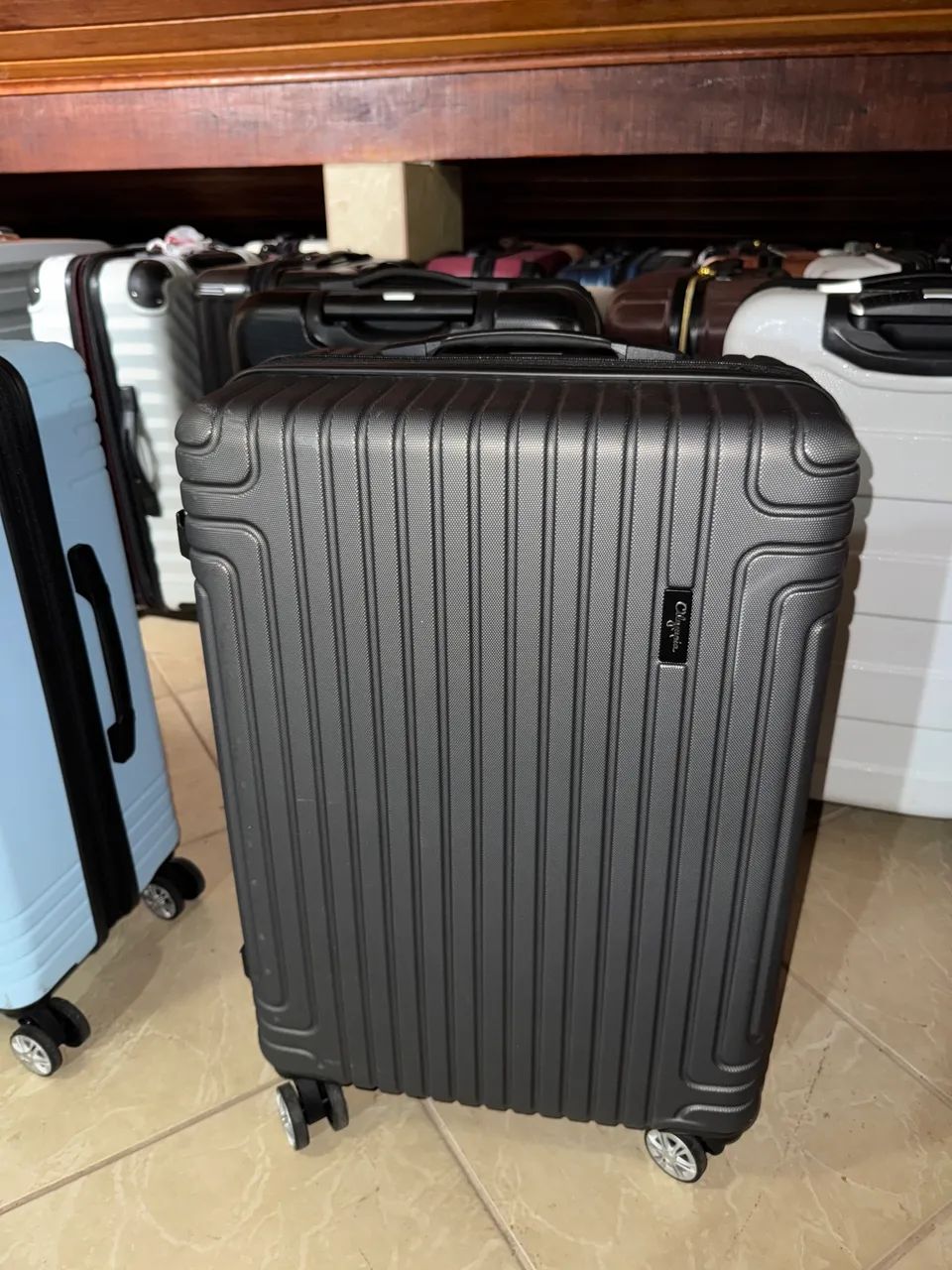 Olympia Mala de viagem IMPORTADA RESISTENTE usada 1x média 23kg - Foto 4