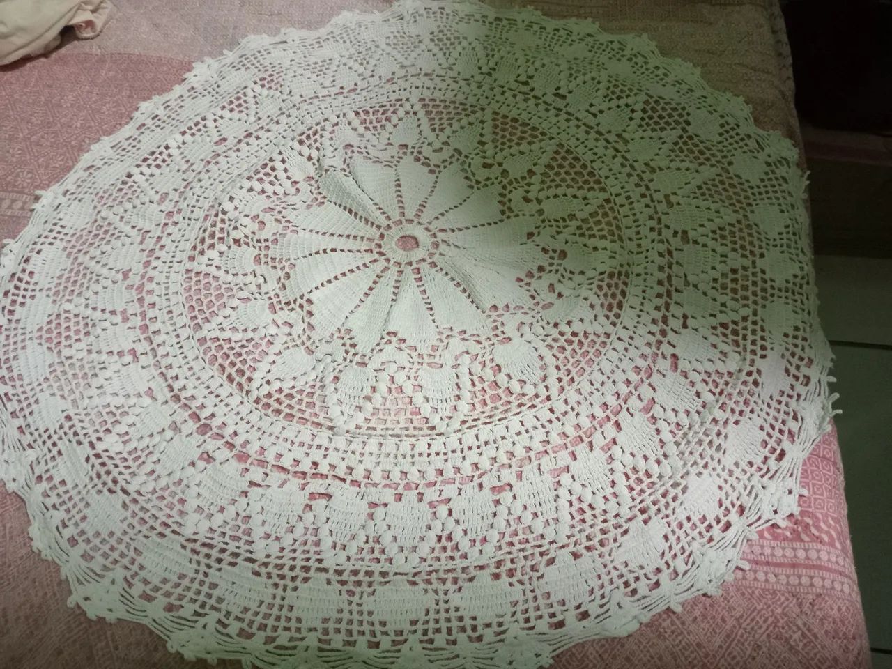 Toalha de mesa branca (circular)