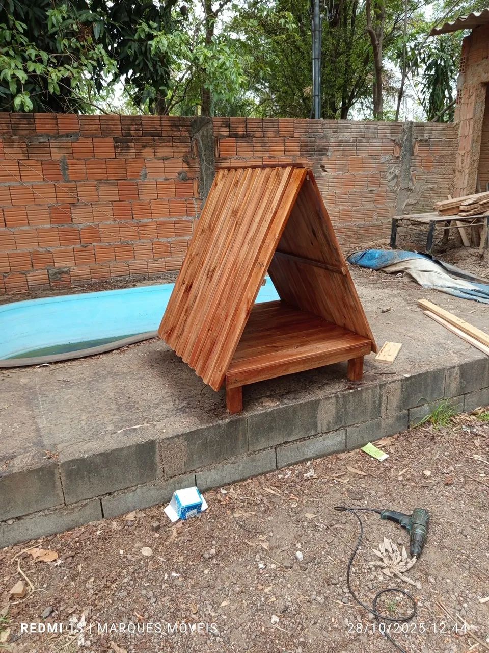 Casinha para cachorro estilo chalé de paletes 
