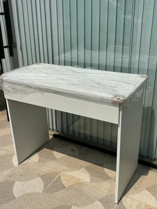 MESA DE ESTUDO COM GAVETA NOVA - Foto 4