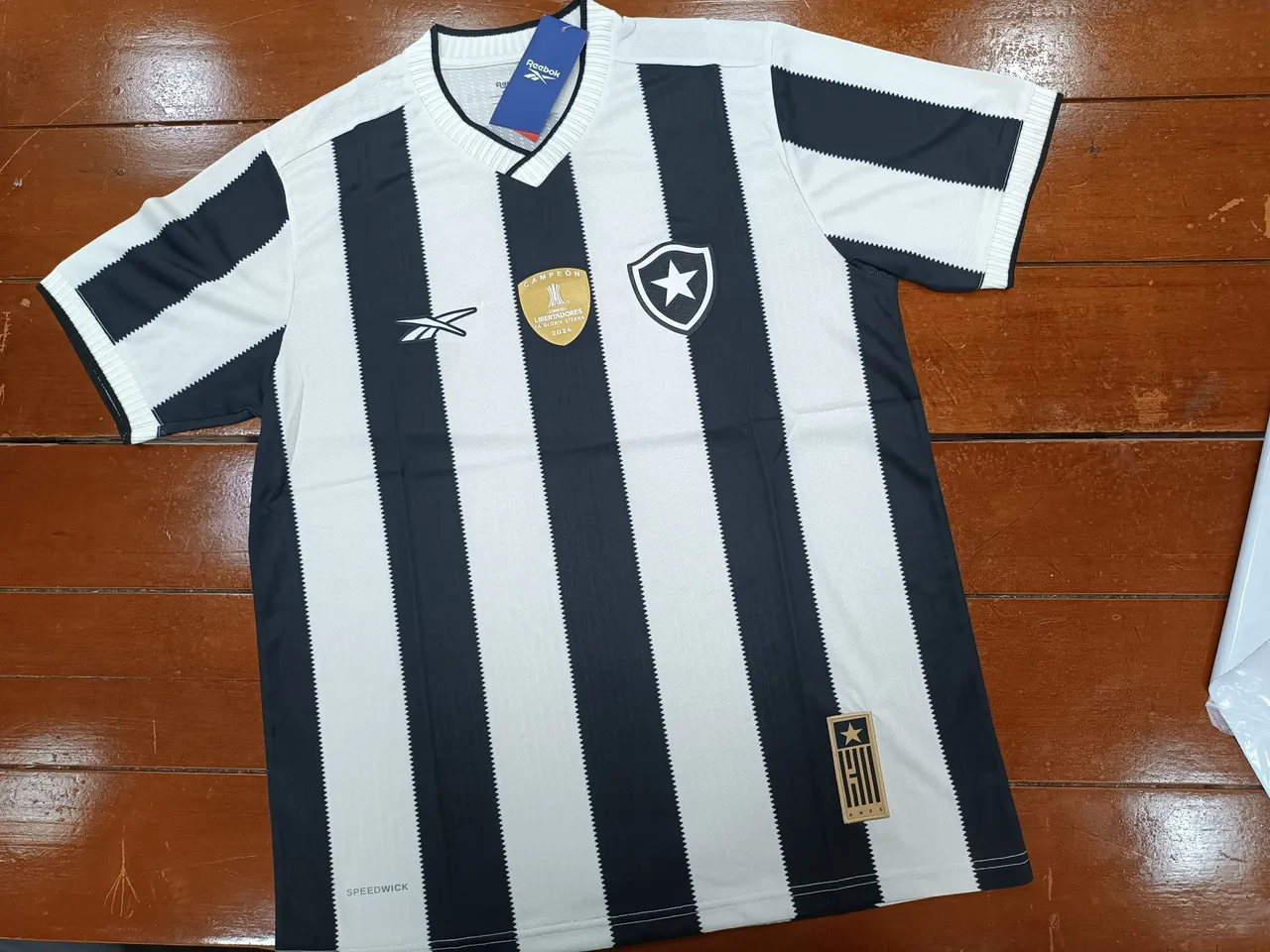 Camisa Botafogo Reebok tradicional com o Patch da Libertadores 