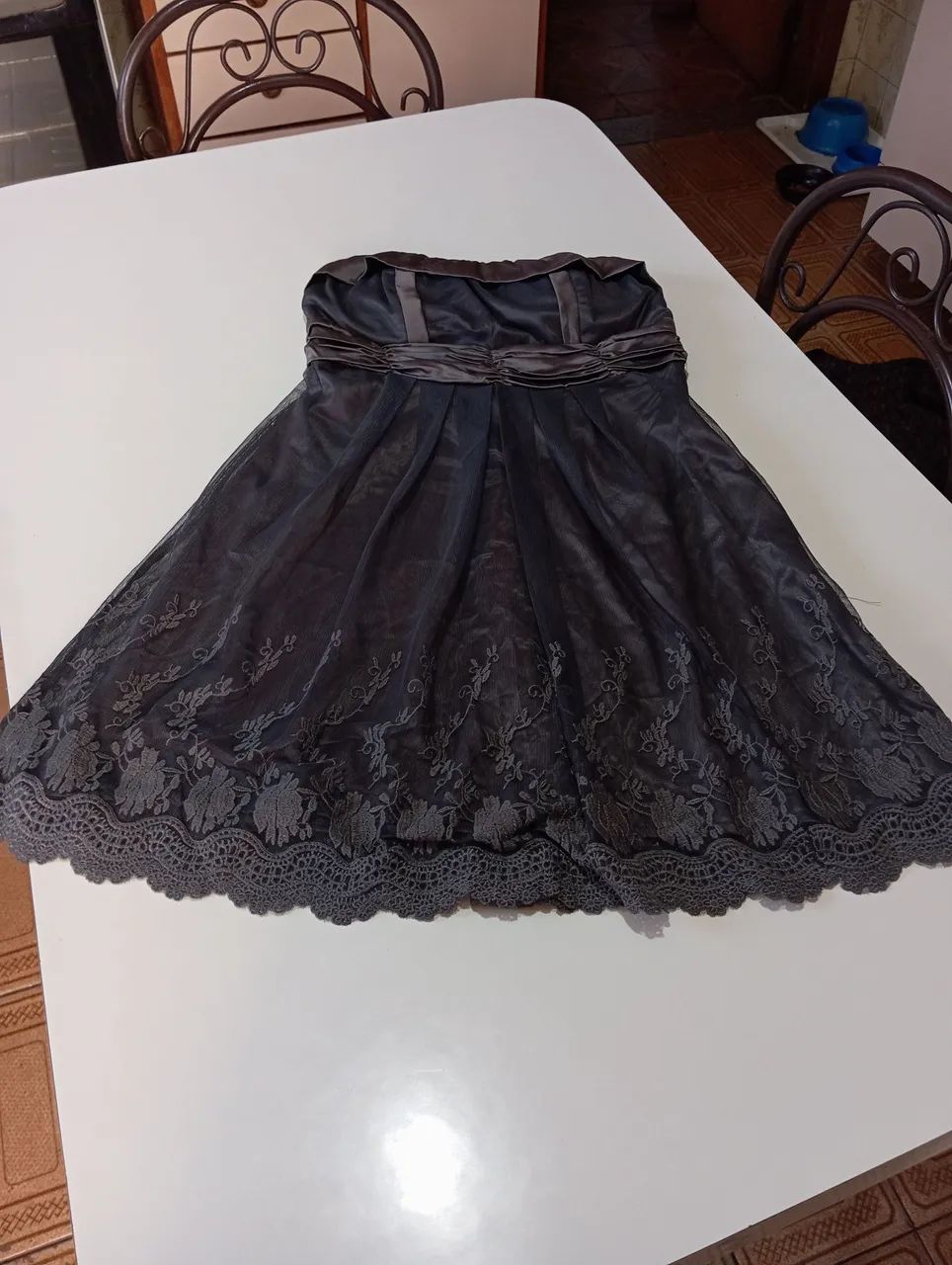 Vestido Preto Festa com Renda Delicada - Foto 4