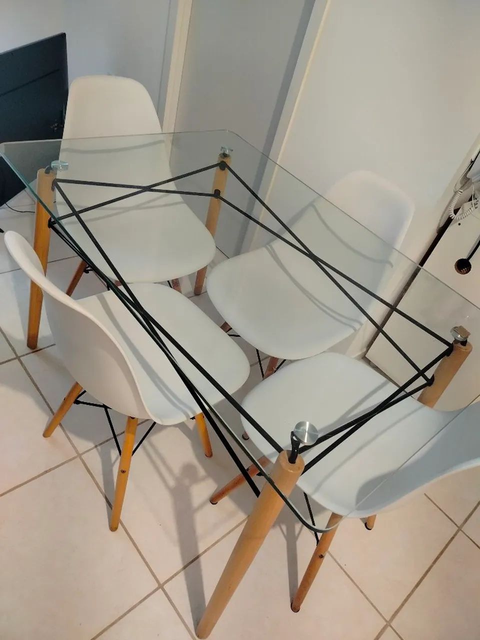 Mesa de jantar com 4 cadeiras