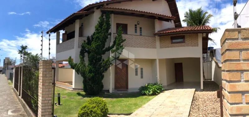 Casa Residencial 300M² - para Alugar