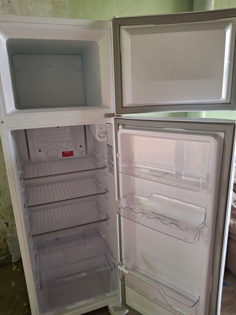 GELADEIRA ELECTROLUX NOVA COM NOTA FISCAL  - Foto 2