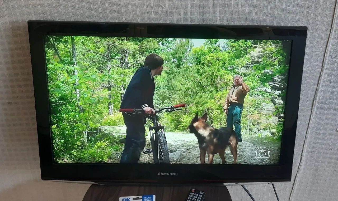 Tv samsung 32 polegadas não é smart acompanha um suporte para colocar na parede  - Foto 3