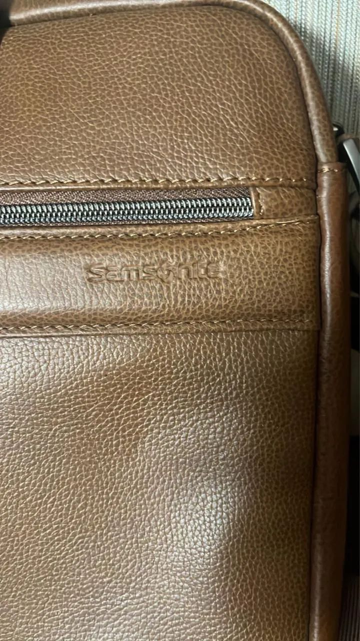 Maleta Samsonite Slim em couro legítimo - Bolsas, malas e mochilas