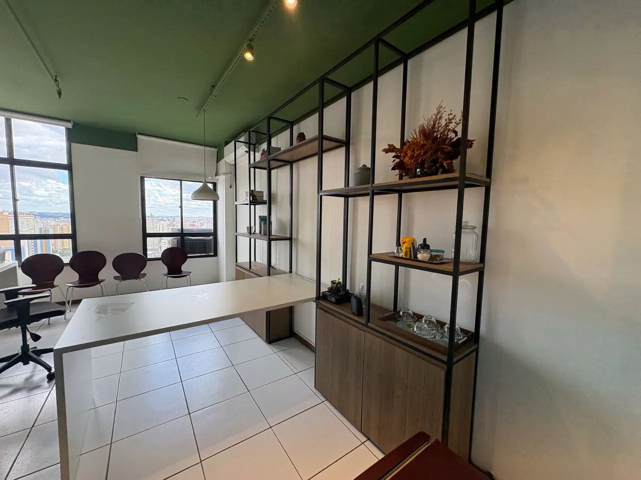 Estante com mesa embutida  - Foto 2