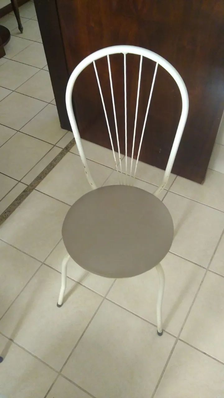 Mesa de mármore com cinco cadeiras - Foto 4