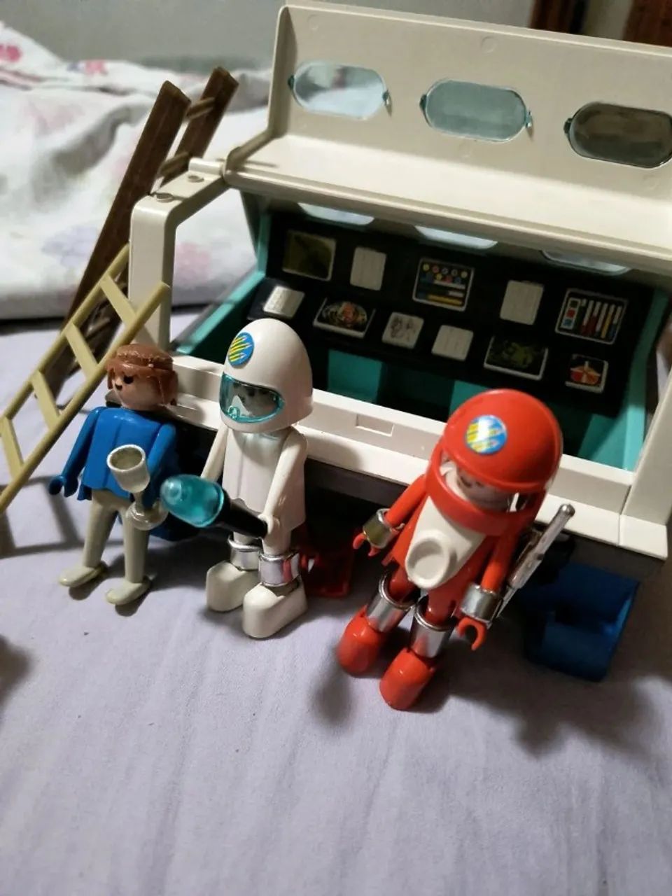 lote playmobil nave espacial e diversos - Foto 2