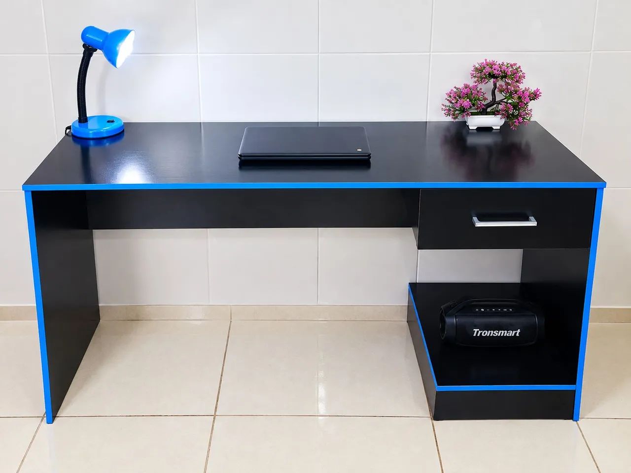 Mesa Escrivaninha Preta com Gaveta e Nicho - R$119 - Foto 4