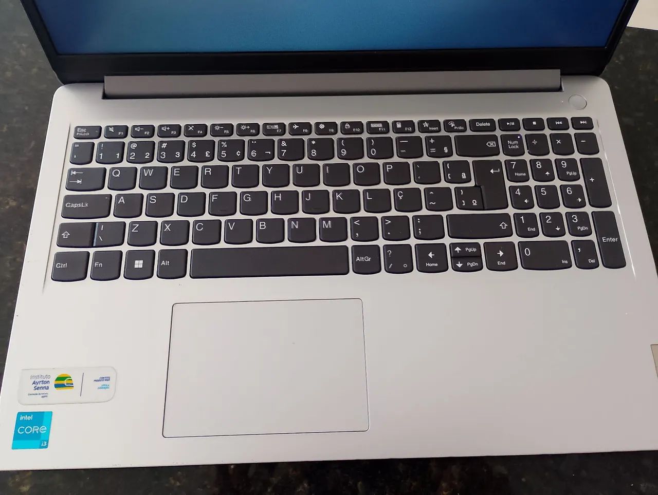 Notebook Lenovo IdeaPad (Intel Core i3 / 8GB RAM / Linux Fedora) ? Conservado - Foto 3