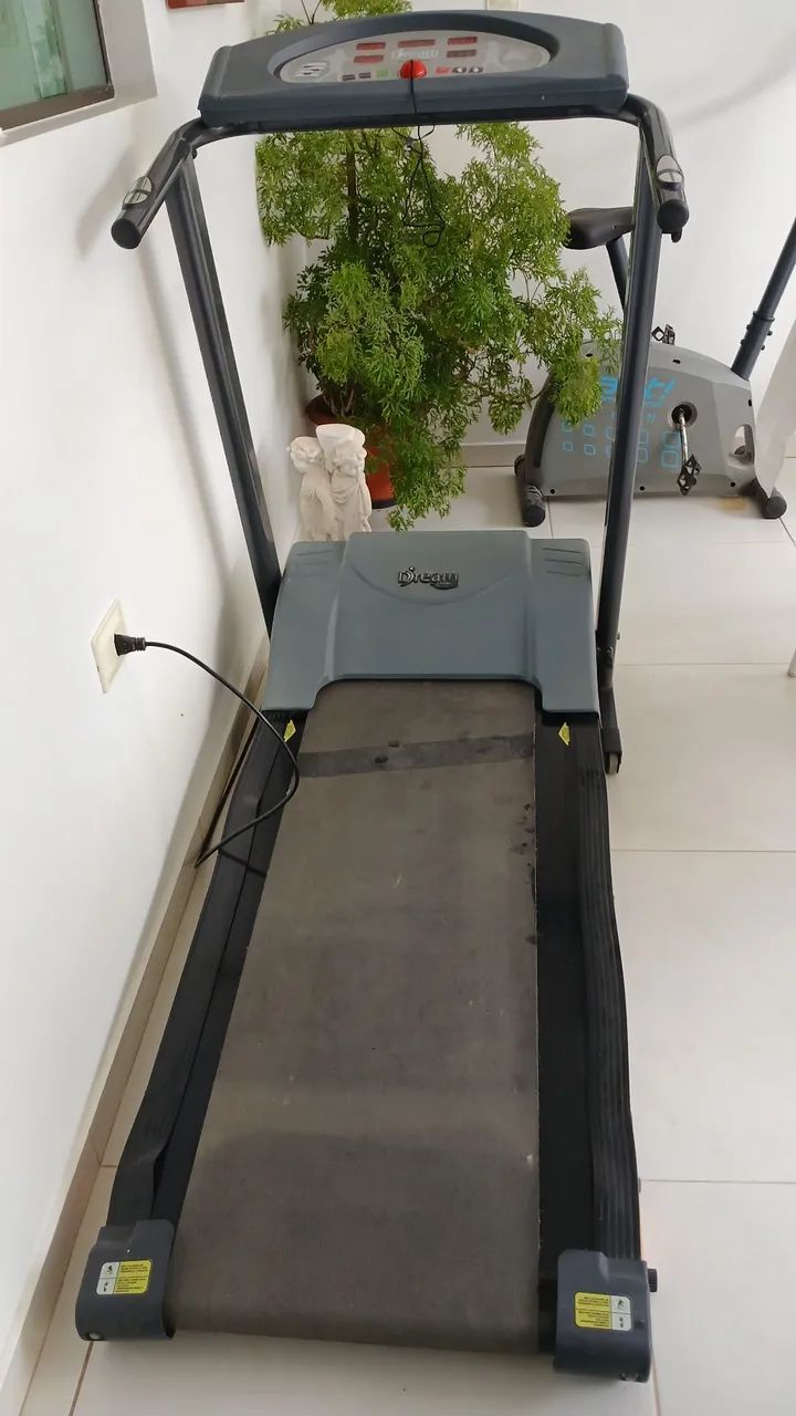 Vende- se esteira semi nova