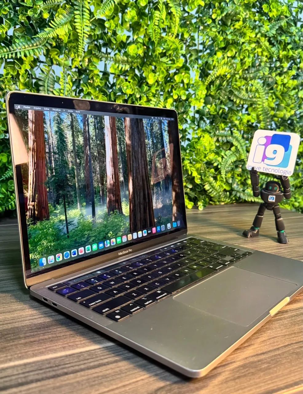 MacBook Pro 2020 Cor Space Gray Apple M1 16GB 1TB SSD 404 ciclos