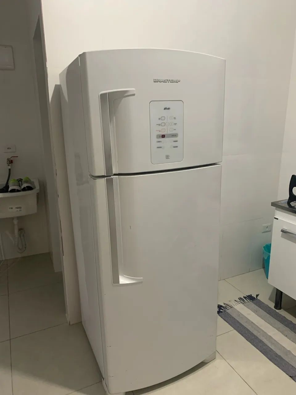Geladeira (com defeito)